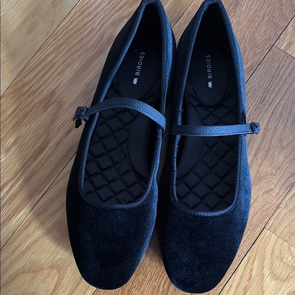 Birdies Black Flats Elegant Textured Loafers
